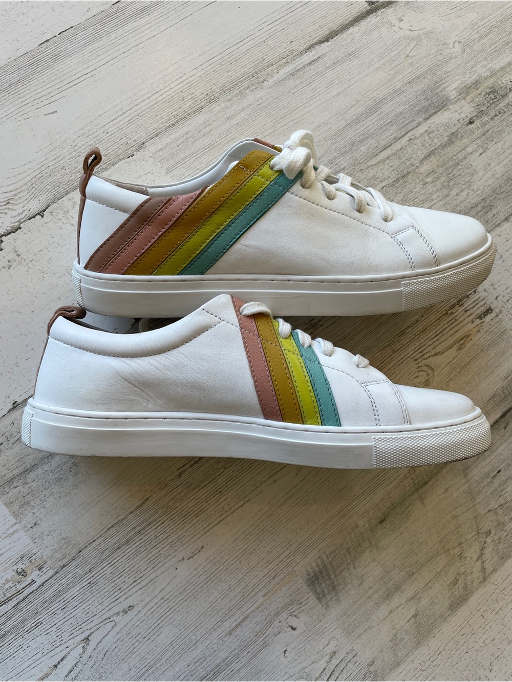 Seychelles White Leather Casual Sneaker with Stripes Blue Green Tan Brown SZ 8.5